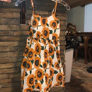 Sunflower sundress size med (fits like s/m)